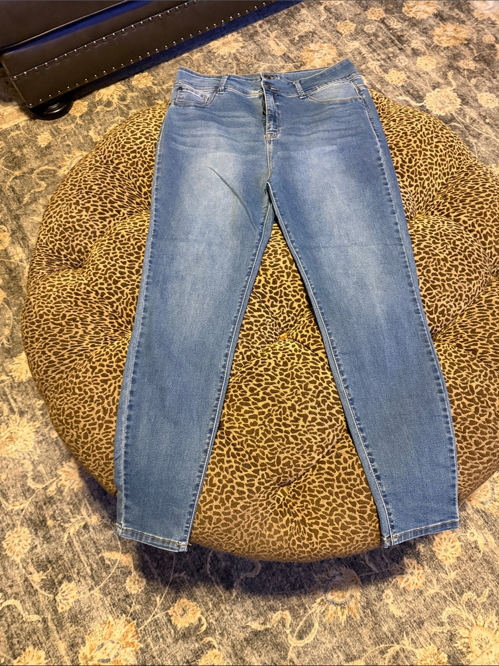 Classic Straight-Leg Jeans in Light Blue